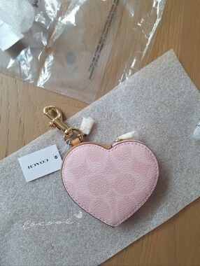 NWT Coach POWDER PINK Heart Bag Charm In Signature Canvas CEA22 Gold/Powder Pink